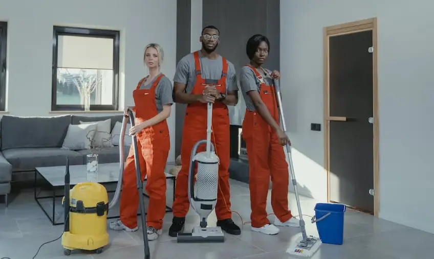 Expert Tips for Post-Renovation Cleaning Services: A Complete Guide 2 Worker using professional equipment for post-renovation cleaning services