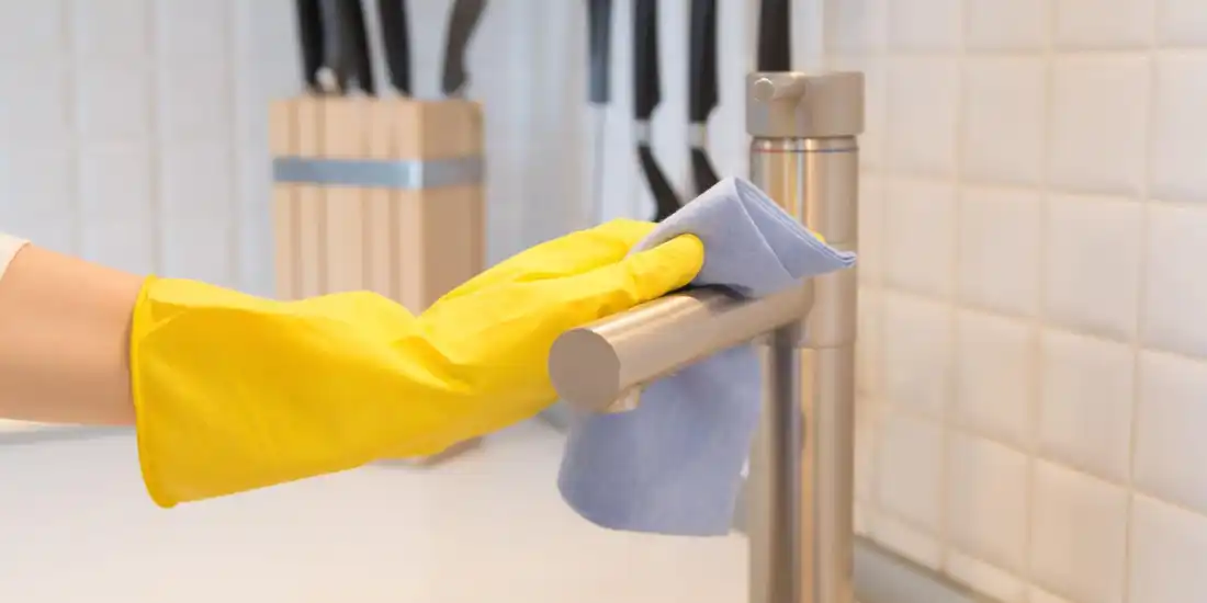 5 Reliable Tricks To Remove Hard Water Stains 1 blog thumbnail
