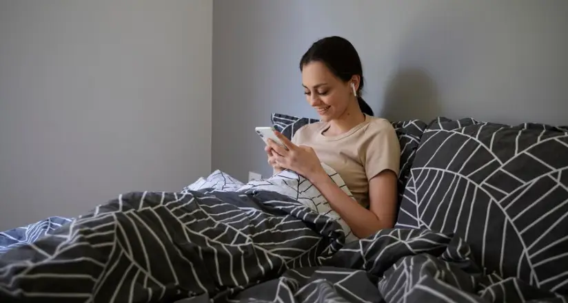 Effective Methods to Get Rid of Bed Bugs - Ozclean Gold Coast 10 Person maintaining social interactions cautiously to avoid spreading bed bugs